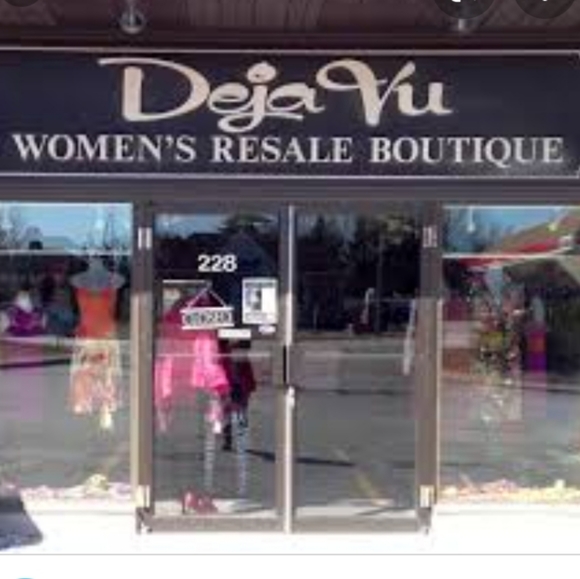 "Meet your Posher" Greetings from California!🏄 - Picture 5 of 16